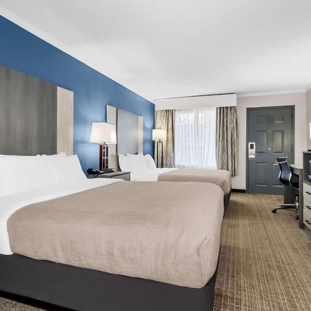 Quality Inn & Suites Florence Civic Center Bagian luar foto