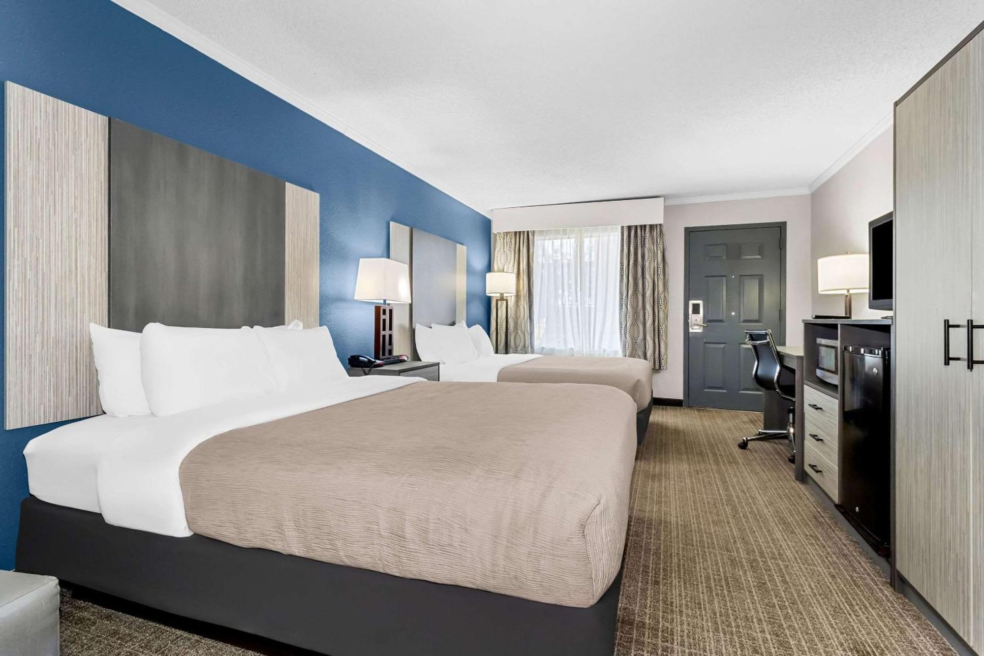 Quality Inn & Suites Florence Civic Center Bagian luar foto