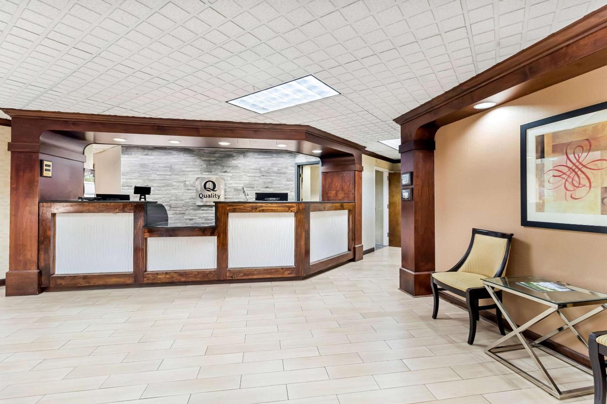 Quality Inn & Suites Florence Civic Center Bagian luar foto