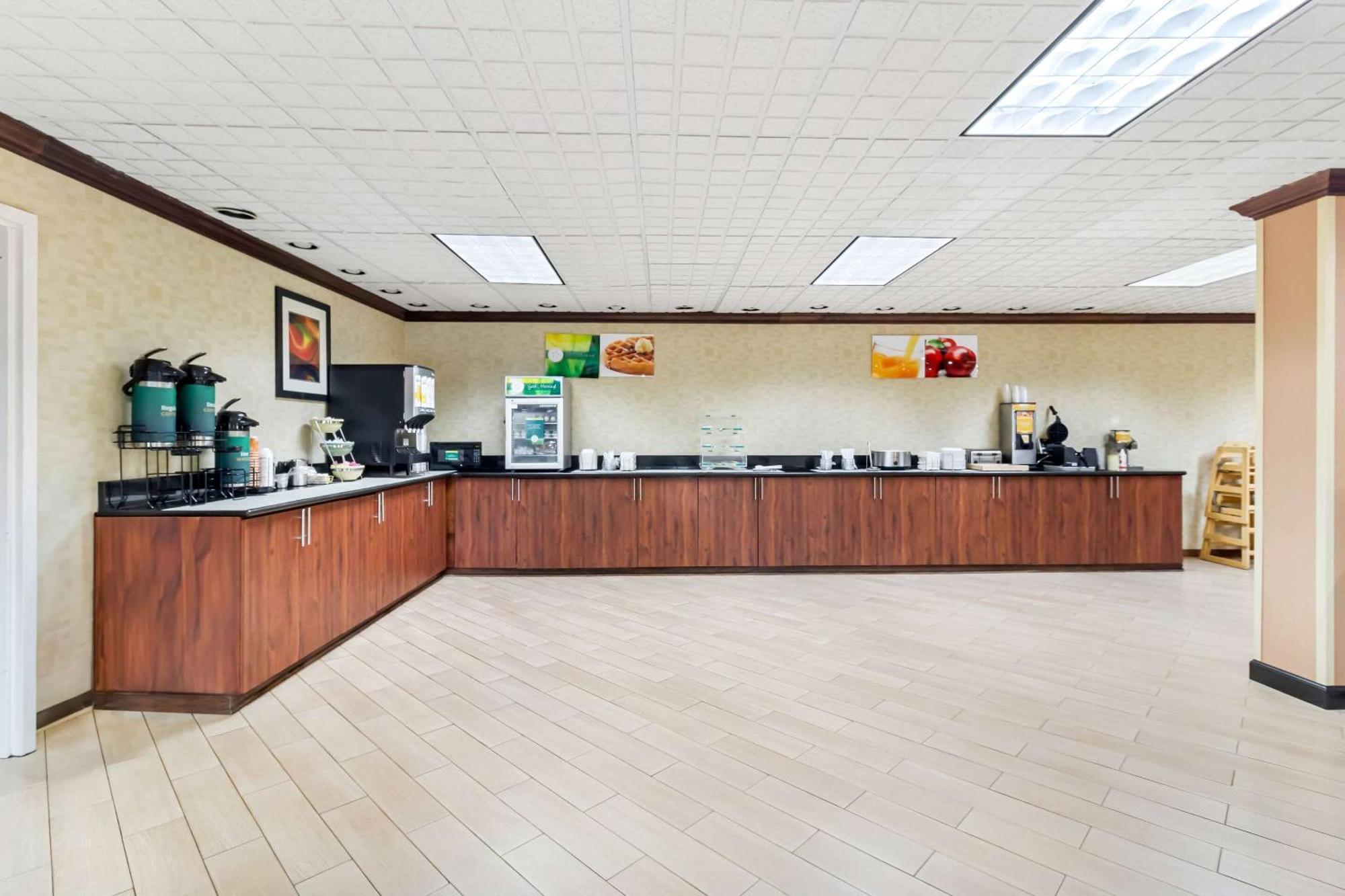 Quality Inn & Suites Florence Civic Center Bagian luar foto