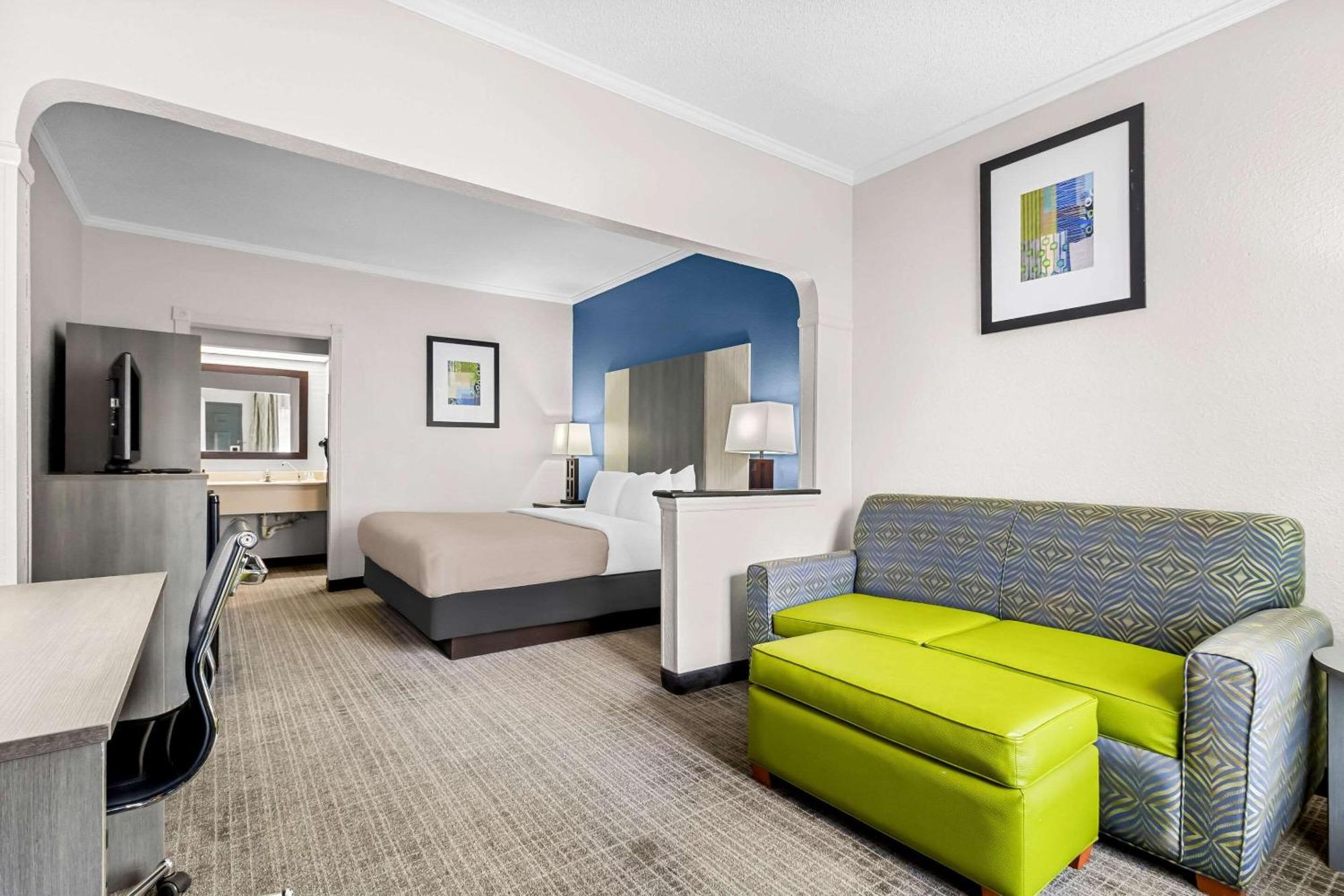 Quality Inn & Suites Florence Civic Center Bagian luar foto
