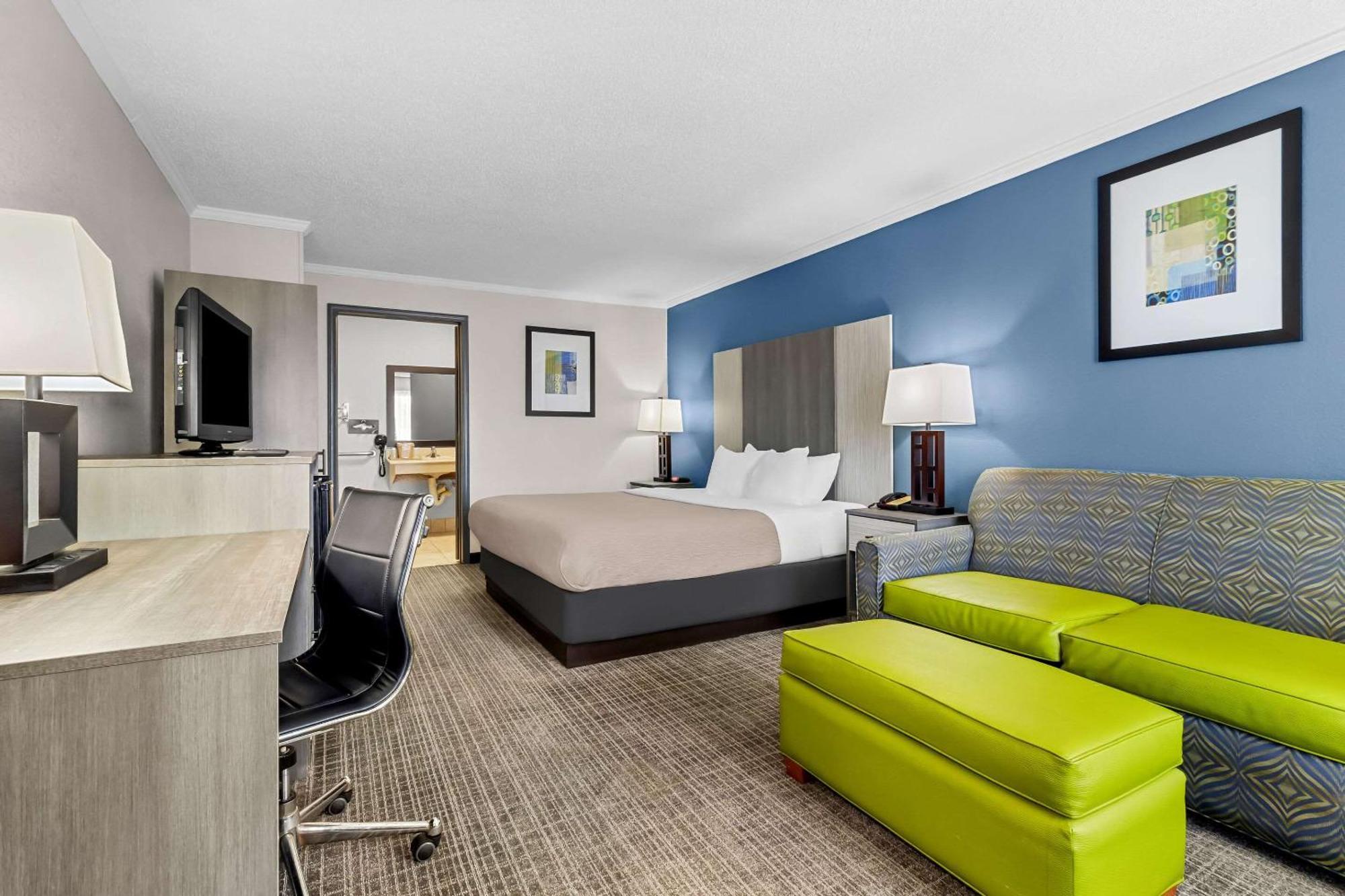 Quality Inn & Suites Florence Civic Center Bagian luar foto
