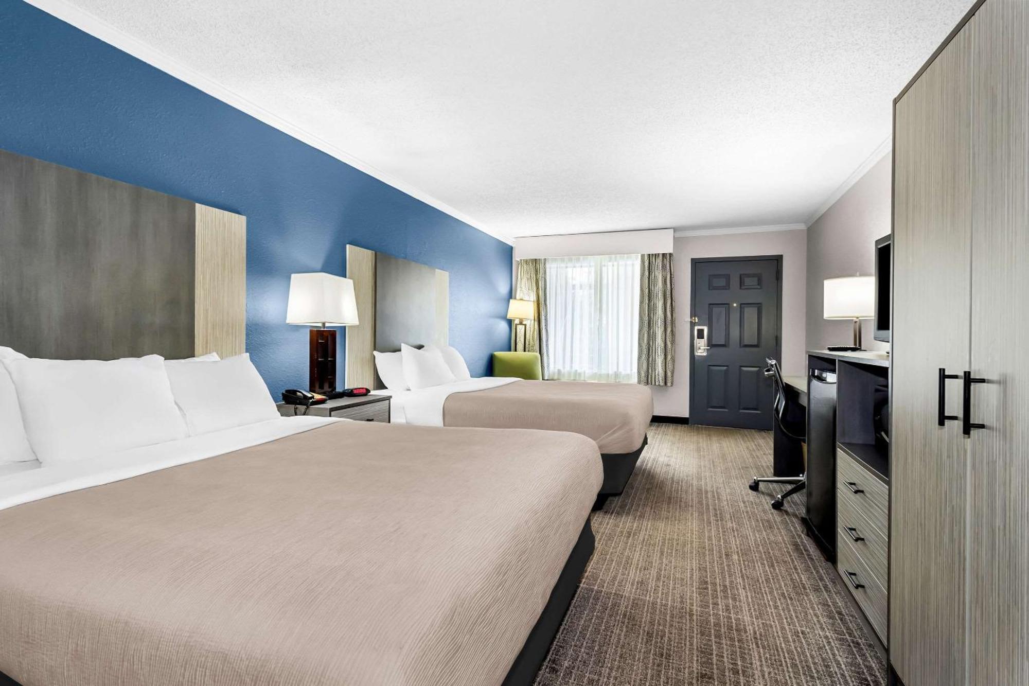 Quality Inn & Suites Florence Civic Center Bagian luar foto