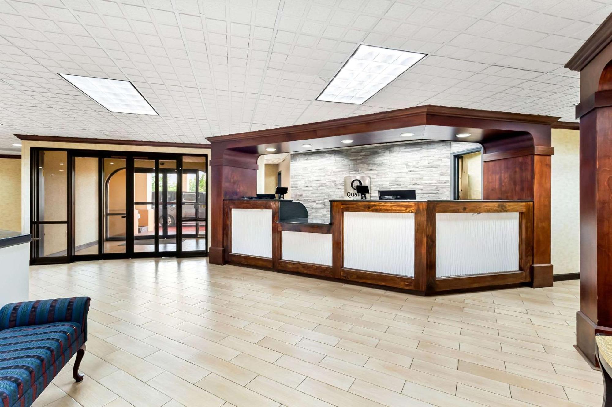 Quality Inn & Suites Florence Civic Center Bagian luar foto