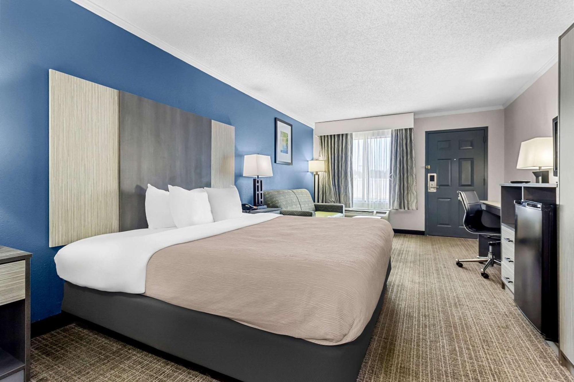 Quality Inn & Suites Florence Civic Center Bagian luar foto