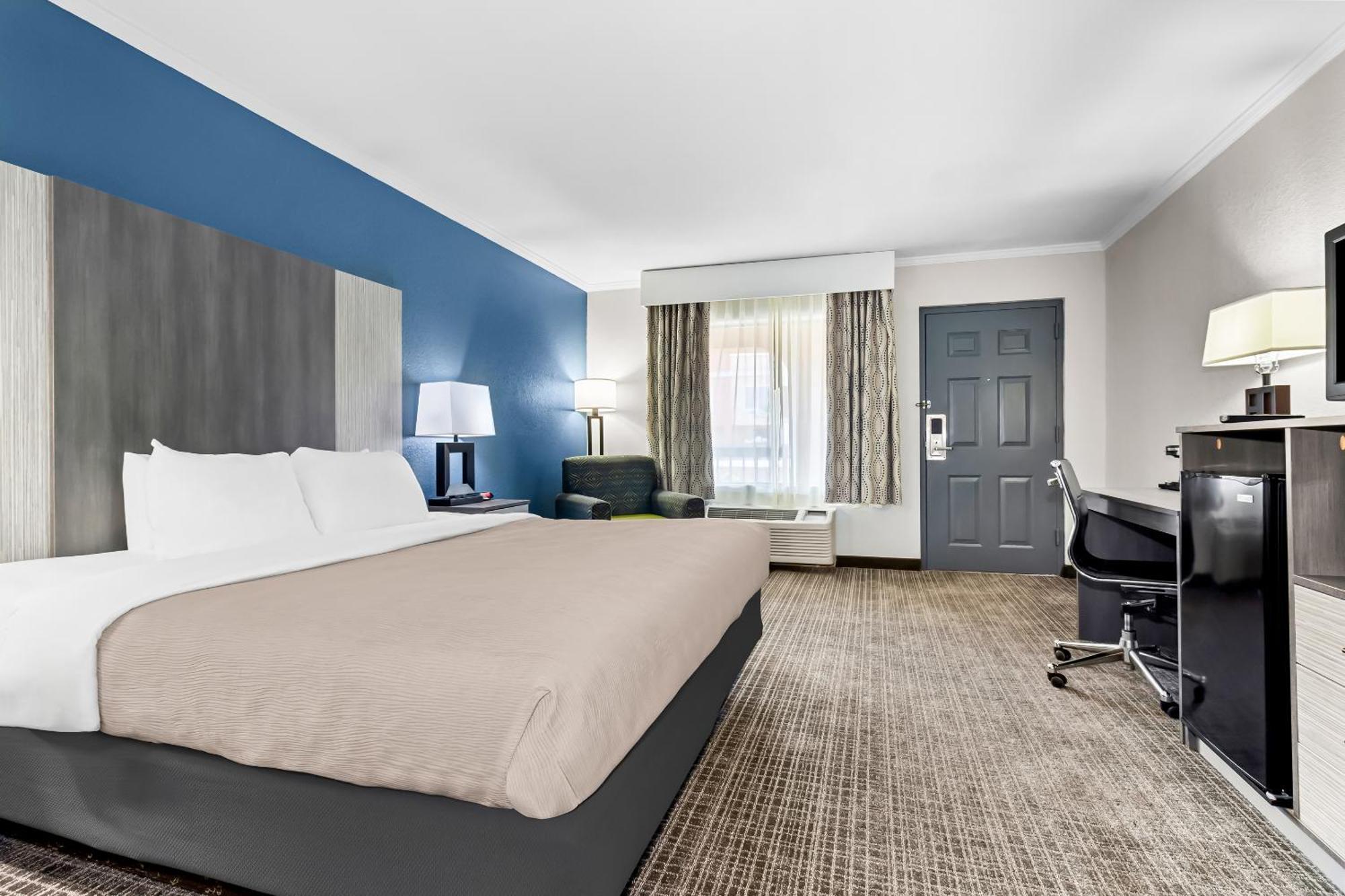 Quality Inn & Suites Florence Civic Center Bagian luar foto