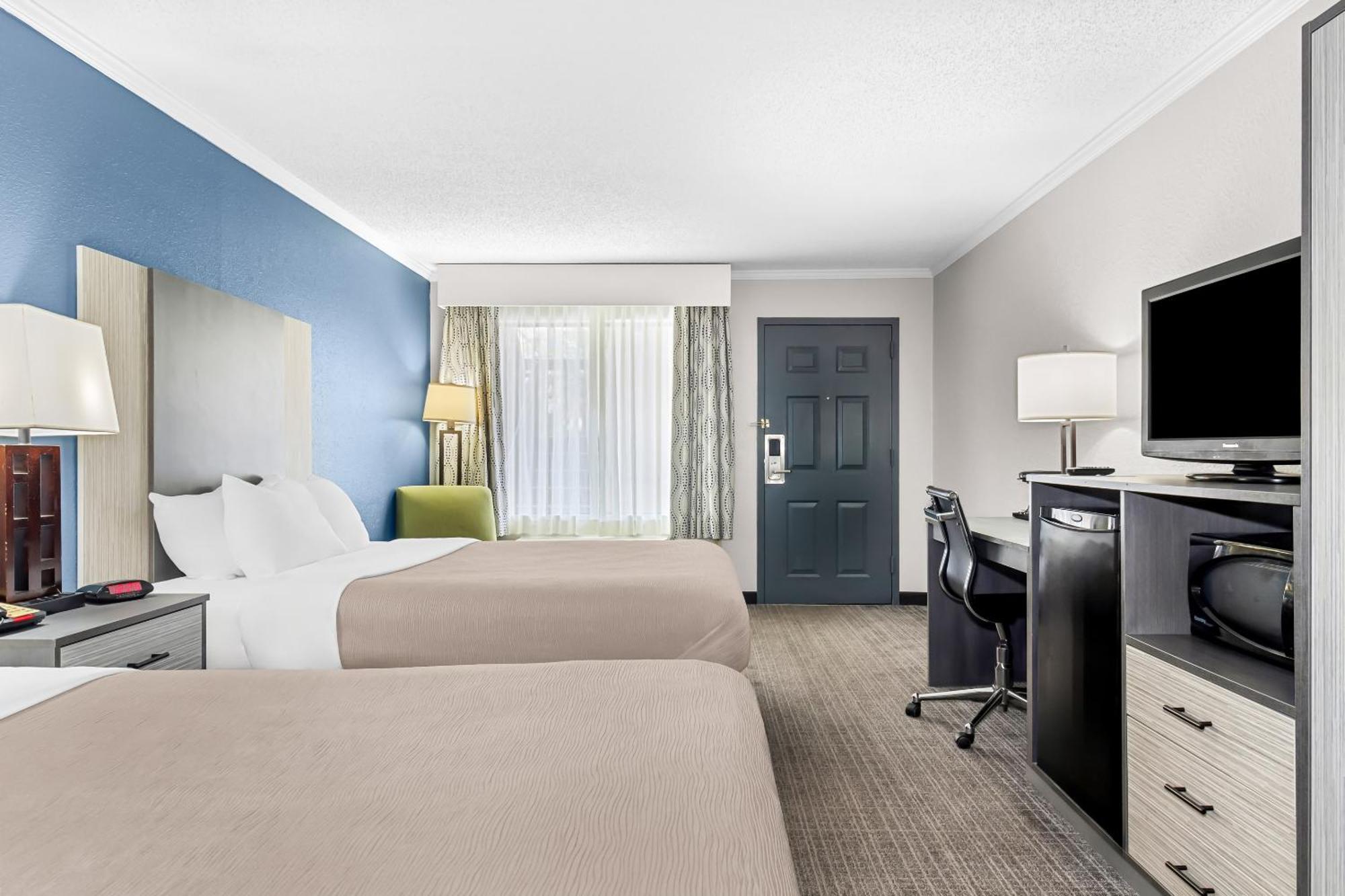 Quality Inn & Suites Florence Civic Center Bagian luar foto