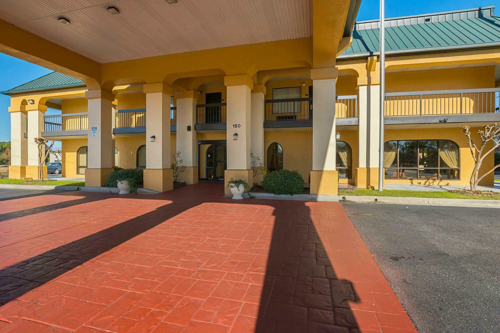 Quality Inn & Suites Florence Civic Center Bagian luar foto