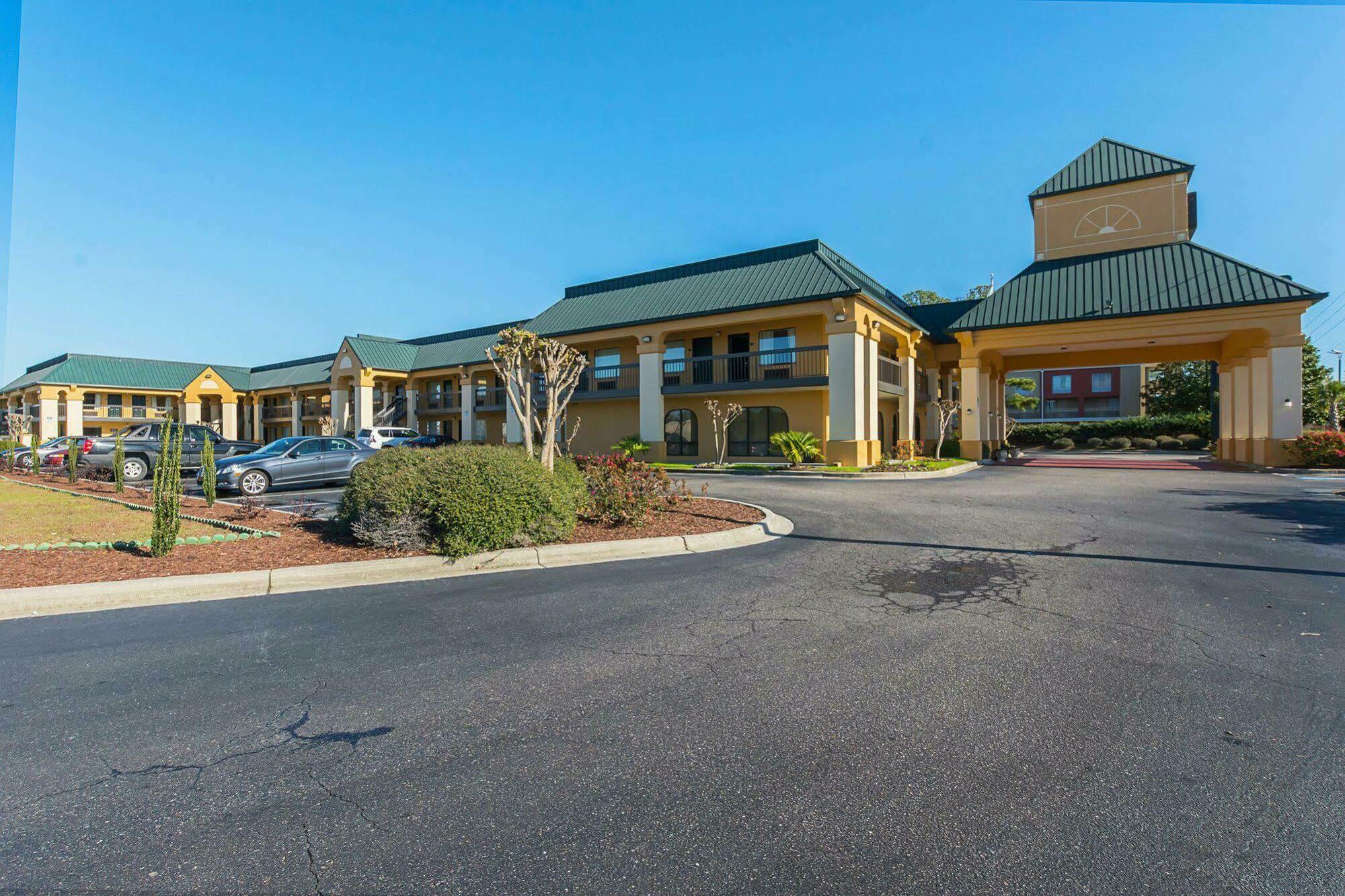 Quality Inn & Suites Florence Civic Center Bagian luar foto