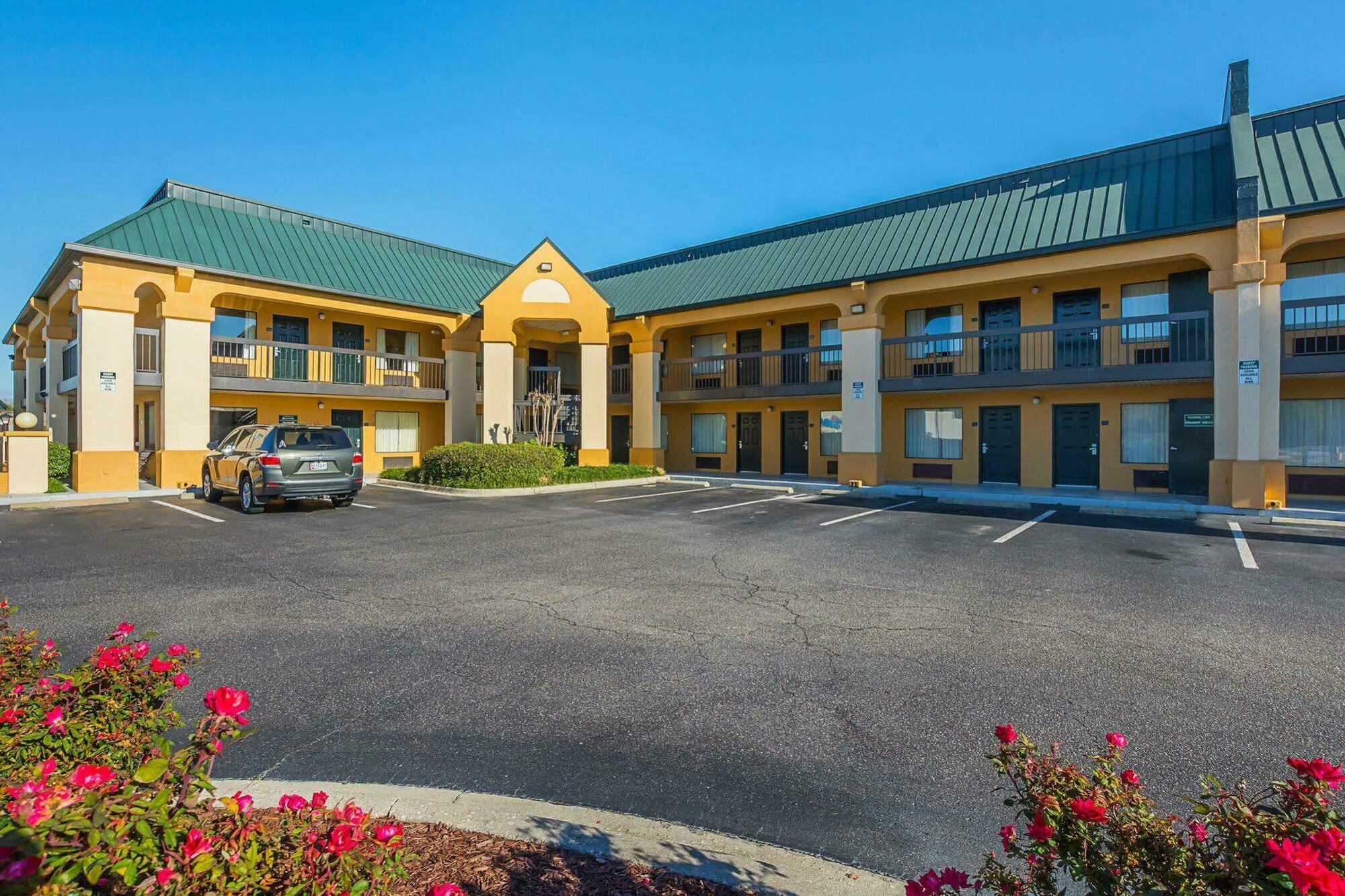 Quality Inn & Suites Florence Civic Center Bagian luar foto